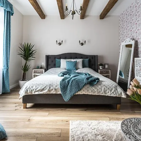 Tuenderpor Vendeghaz - Toertenelmi Belvarosaban Apartment Pecs