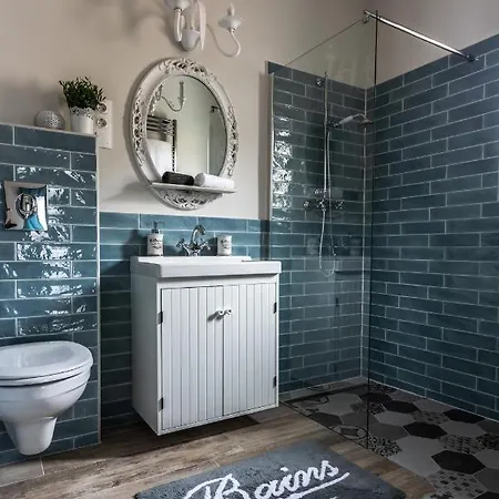 Tuenderpor Vendeghaz - Toertenelmi Belvarosaban Apartment
